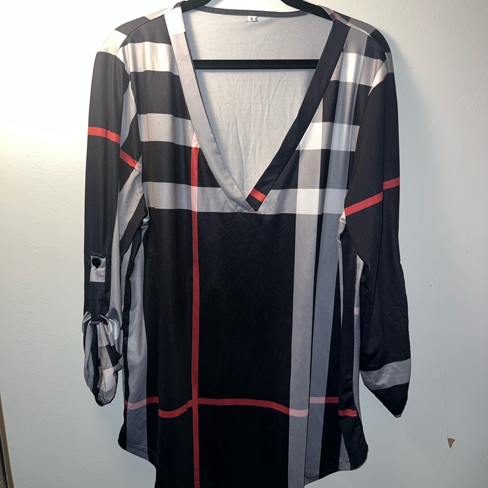 Women’s Deep V-Neck Long Sleeve Plaid Tunic - Black, Gray & Red